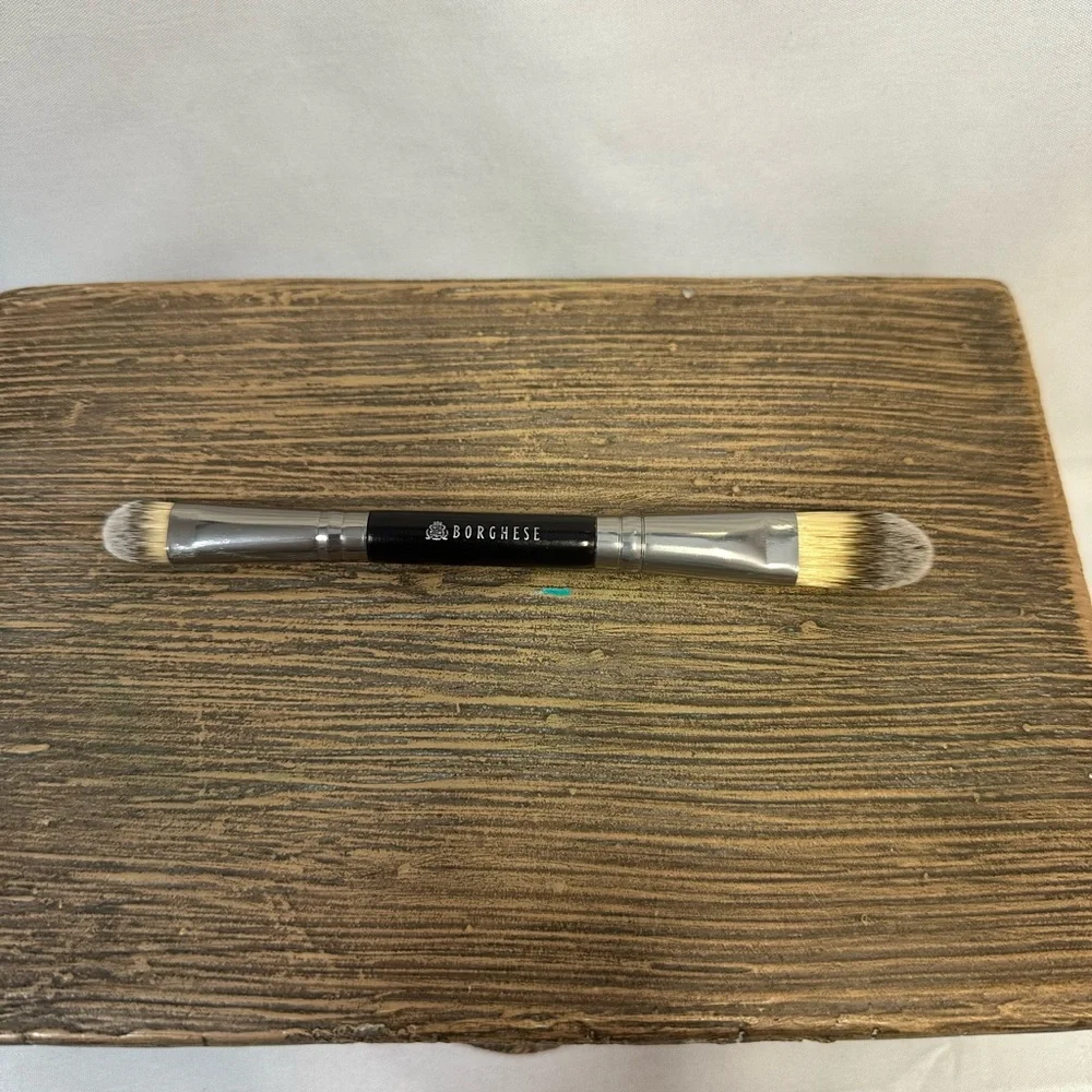 NEW BORGHESE Professional Dual Foundation & Concealer Make Up Brush NWOT